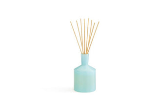 Diffuser with a scent of marine water and crisp sea air abound